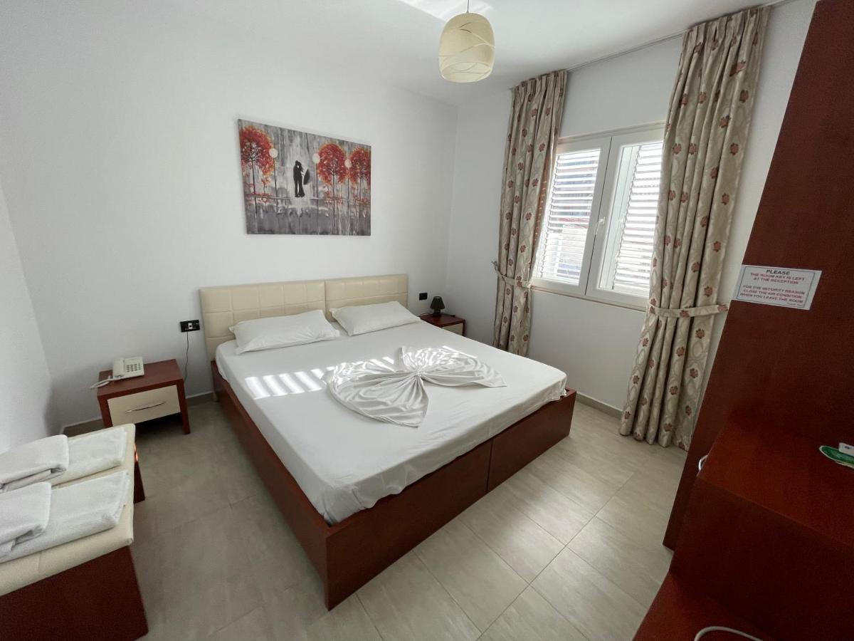 Vila Ada Hotel Tirana Exteriér fotografie