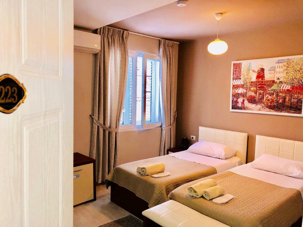 Vila Ada Hotel Tirana Exteriér fotografie